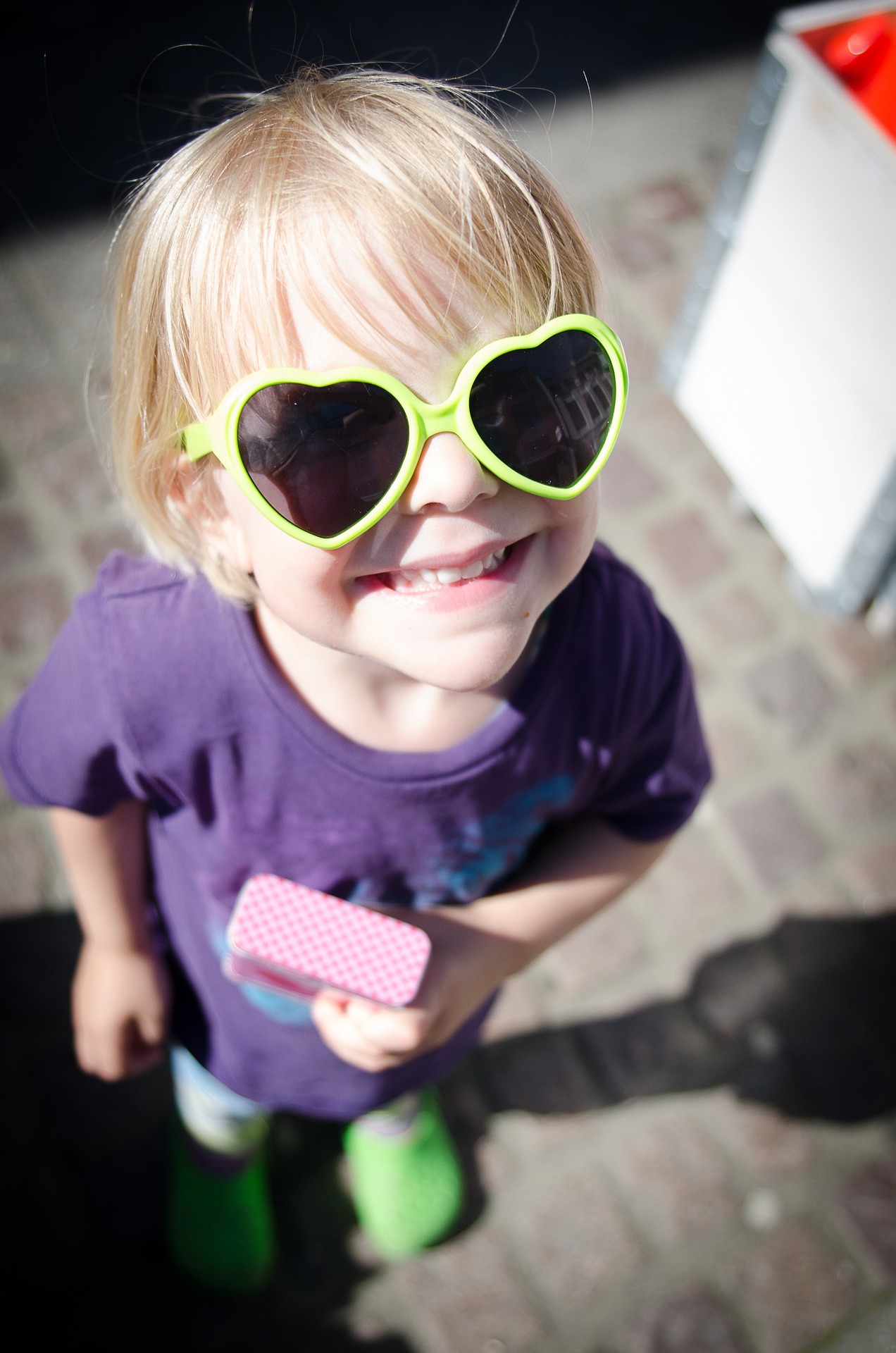 child-with-heart-sunnies